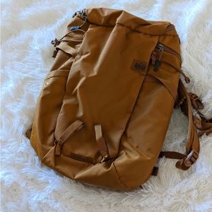 REI 18 L ruckpack backpack